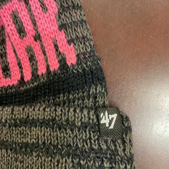 NFL NY Giants '47 Dark Gray Black Pink Cuffed Knit Hat Women’s NWT One Size - Picture 2 of 9